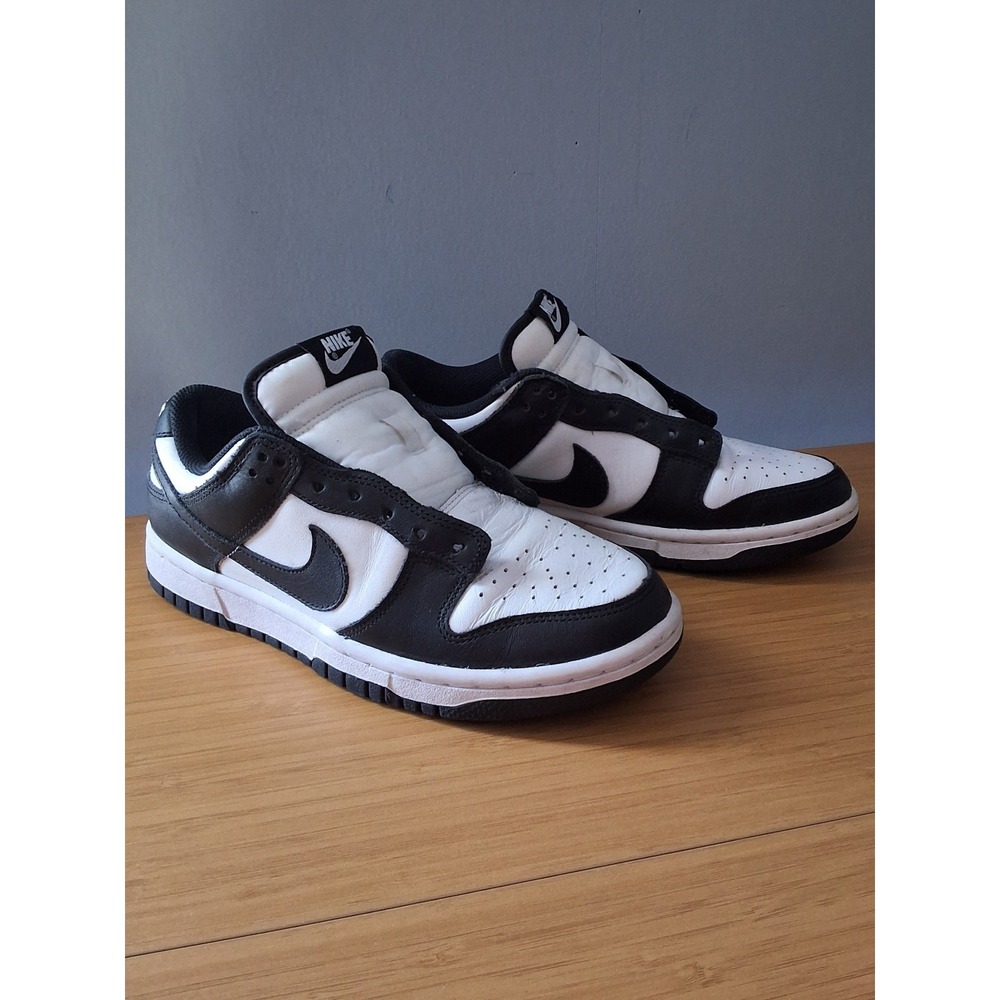 Nike Dunk Low. Size 7 1/2, No Laces, CLEAN